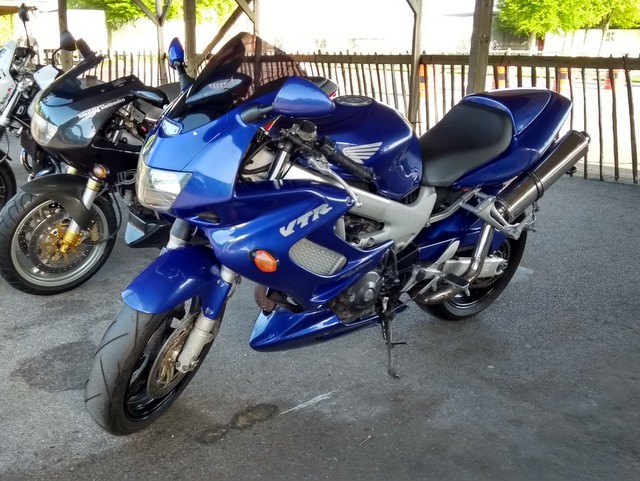 HondaVTR F2